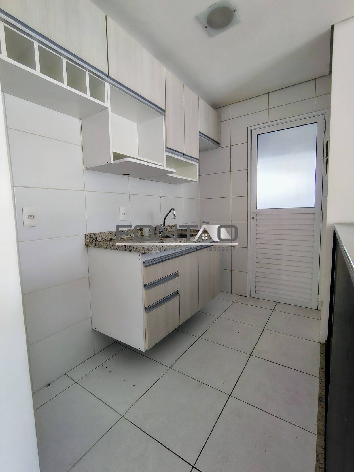 Apartamento à venda com 2 quartos, 67m² - Foto 3