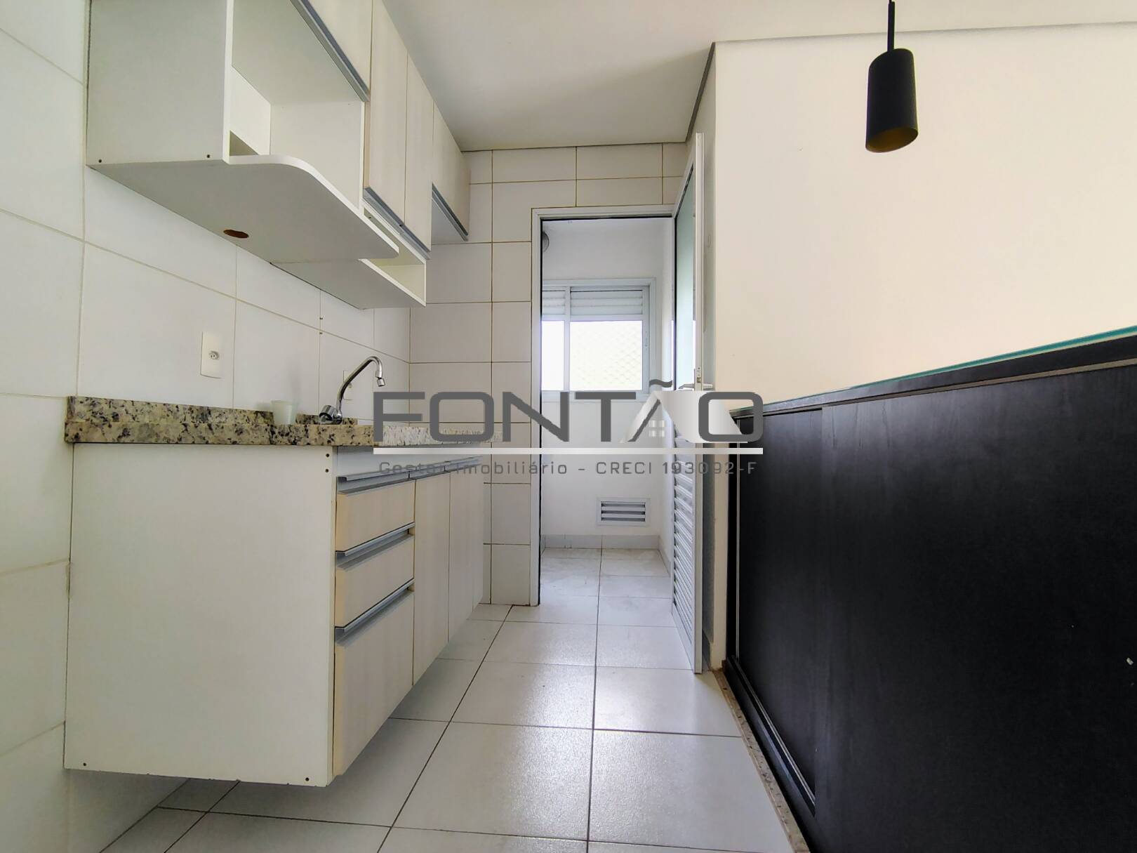 Apartamento à venda com 2 quartos, 67m² - Foto 4